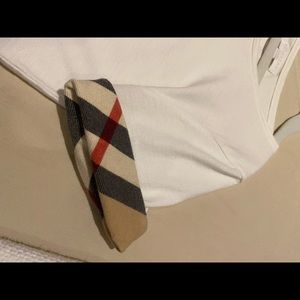 Burberry tshirt